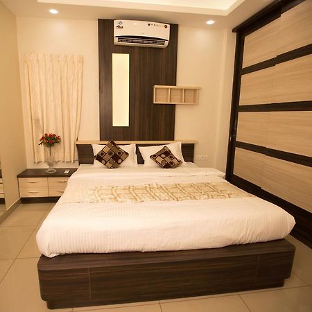 Benaka Suites Bengalúr Exteriér fotografie